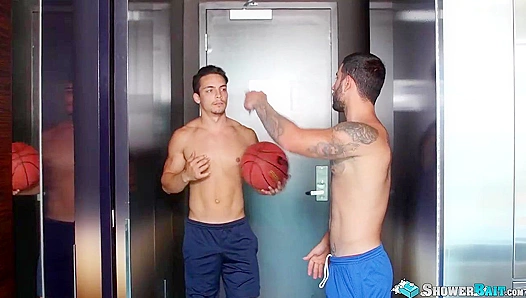 Steamy Shower Fun: Ollie Vadims in Hot Wet interracial Play – XXXGayScene 18+