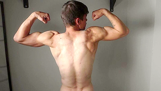 Daniel Donovans Ripped Body Flexes Pure Male Power – EastBoys 18+
