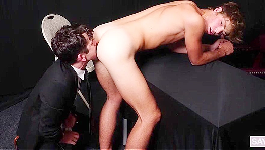 Jonah Oliver Dives Deep in Passionate Missionary Sex – True Gay Desire 18+