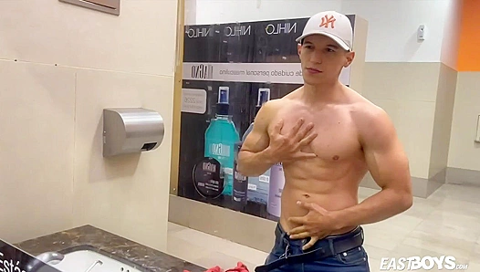 John Bianco Shows Off Ripped Physique to Turn You On – EastBoys Temptation