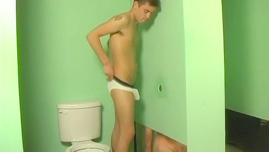 Jesse Jacobs Kameron Scott Get Wild in a Hot Bathroom Stall Rendezvous – Twinkylicious