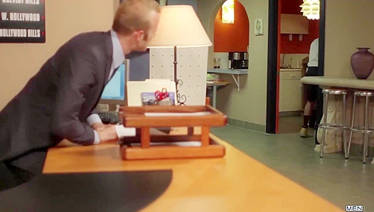 Alexander Garrett Takes Hard Office Poundin from Cal Parker – GayPornXL