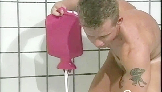 Hot Steam, Hard Bodies: Danny Somers Dan Hoopers Soapy Showdown – 18+