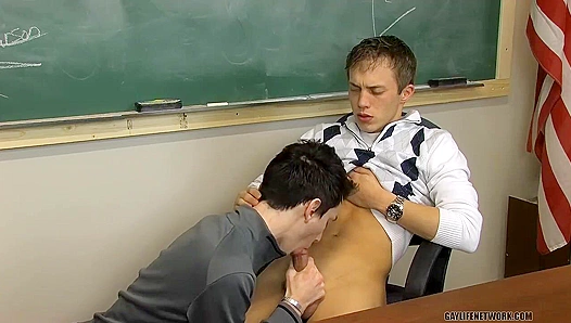 Brice Carson Gives Colby London Mind-Blowing Anal Bliss – Lollipop Twinks
