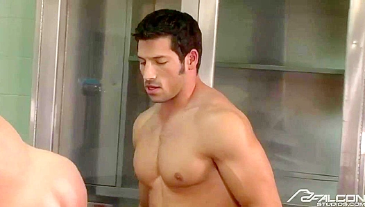 Rugged Lust: Erik Rhodes Leo Giaminis Steamy, Heart-Pounding Encounter – 18+