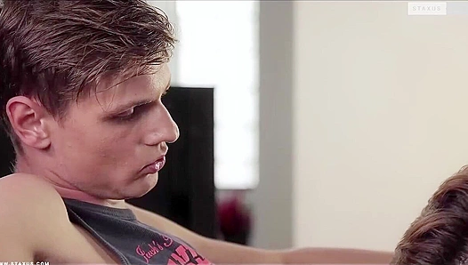 David Hollister Dominates Michael Dee in Intense Bareback Ride – HotPornoX 18+