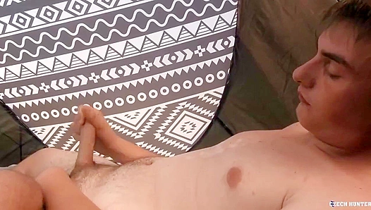 Hard Tent Sex: Horny Hiker Gets Fucked Beneath the Starlit Sky – XXX Gay Action