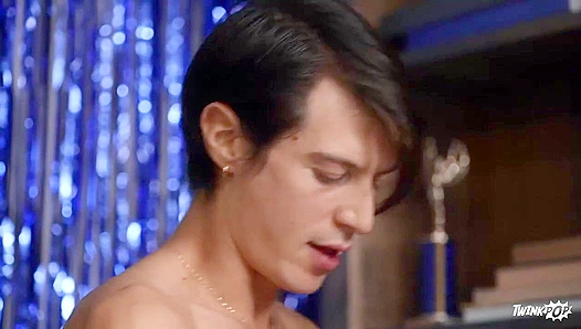 Steam-Fueled Lust: Troye Lukes Horny Chess Match Turns WILD – Xtra Hot Scene