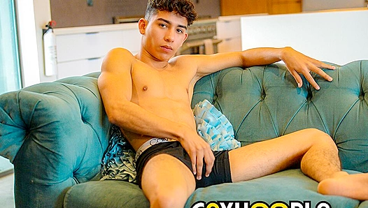 Johnny Ortegas Hot Solo Session: Groaning While JERKING That SMOOTH Pole – Live! 18+