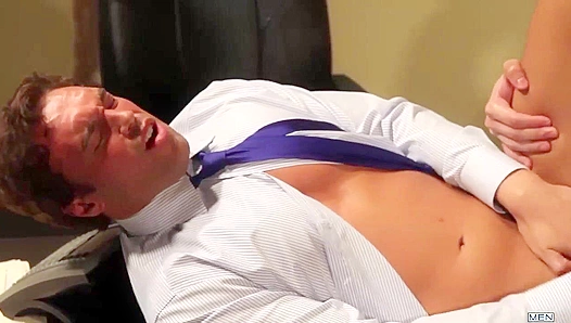 Rocco Reed Takes Lance Lucianos Tight Ass for the First Time at Work – GayOffice 18+