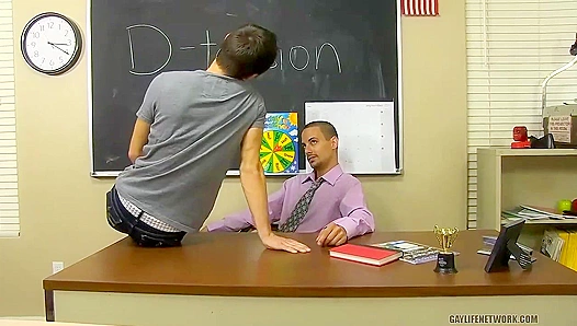 Jacobey Craves Heat: Steamy Hookup in Class – London Wade Westin 18+