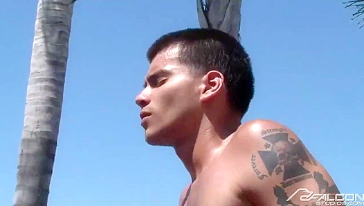 Sebastian Keys Jeremy Fox Heat Up the Wilderness in Steamy Outdoor Hookup – 18+