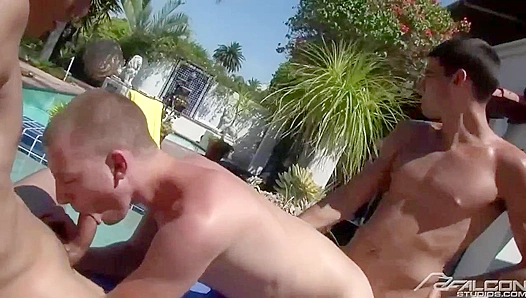 Sebastian Keys Jeremy Fox Heat Up the Wilderness in Steamy Outdoor Hookup – 18+