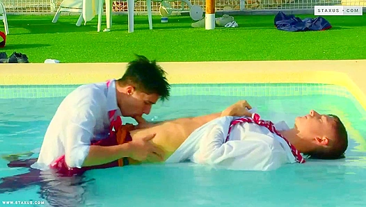 Pool Heat: Danny Nathans Steamy Naked Hookup – GayXXX Adventures