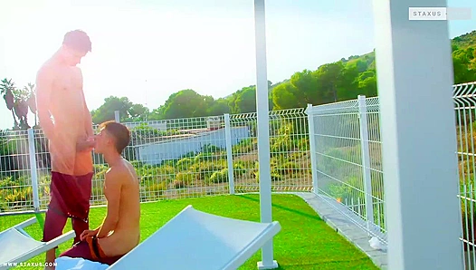 Pool Heat: Danny Nathans Steamy Naked Hookup – GayXXX Adventures