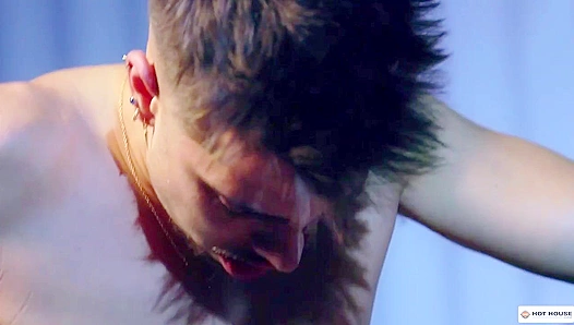 Lucky Break Leads to Passion: Evan Knoxx Des Irez Dive Deep – Wild Gay Anal Action