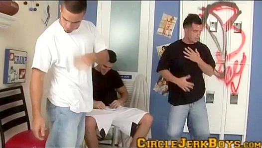 Marcus Guitarro, Mateo Grande Johnny Vino Heat Up in Wild Threesome – GayCircleJerk 18+