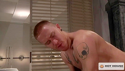 Steamy Threesome: Kyle, King Kennedys Leashed Lust Unleashed – TinyGays 18+