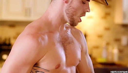 Carter Woods Ignites Steamy Hookup with Buff City Hunk Ryder Owens – 18+