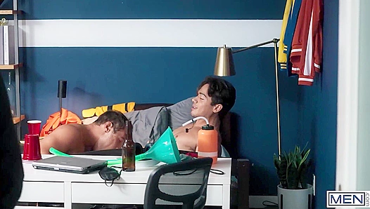 Spit, Swallow Bareback Bliss: Massive Creamload Threesome – GayThreesomes 18+