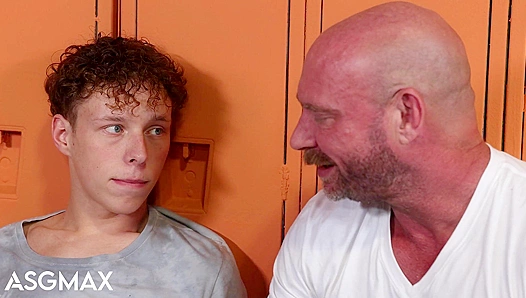 Stepdad Claims His Hungry Young Stud — Loud Moans Guaranteed PrideStudios 18+