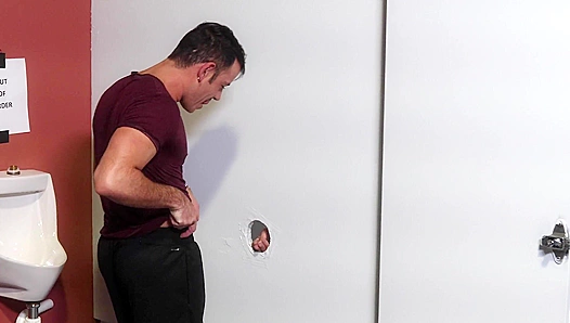 Glory Hole Heat: Slamming Thick, Raw Cock for Ultimate Satisfaction – 18+