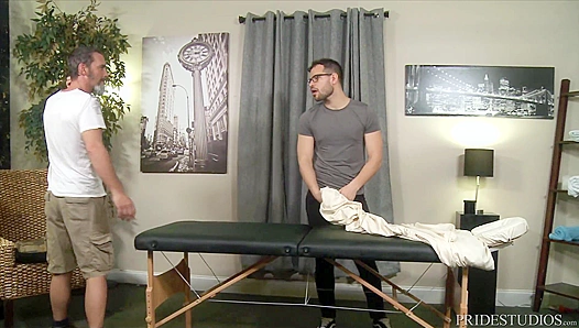 Craving That Thickness: Young Guy Takes Older Beefcakes Pole Hard – 18+