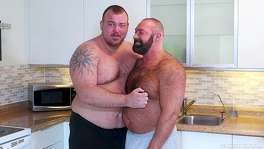 Hard Raw Ride: Hunter Scott Takes Brad Kalvos Thick Cock Deep – GayPornX 18+