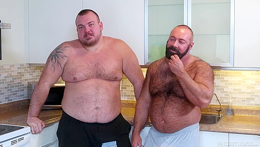 Hard Raw Ride: Hunter Scott Takes Brad Kalvos Thick Cock Deep – GayPornX 18+