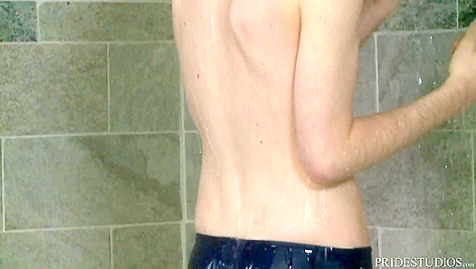 First Time Hookup: Steamy Bareback Action in the Lockeroom Showers – GayPornX 18+