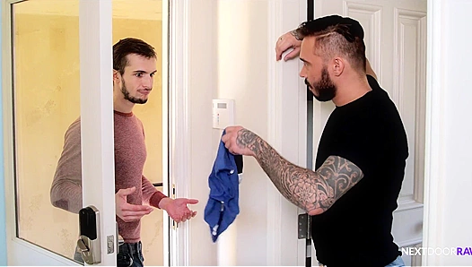 Busted Delivering More Than Just Pizza — Now Sucking Off Thieves! – GayPornHub 18+