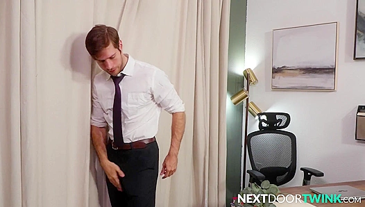Stepdad Boss Claims Tight Ass — David Skylar fucks Jack Bailey hard! – NextDoorTwink
