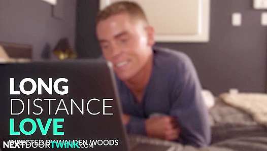 Dalton Riley Gets a Hot Surprise from His Long-Distance BF – NextDoorTwink 18+