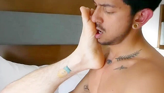 Leo Gets Pounded by Rileys Massive, Juicy Rod – Bareback Ride to Bliss 18+