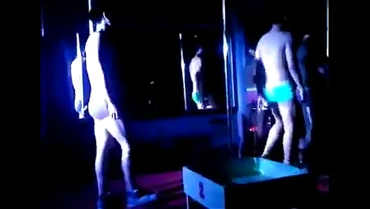 Steamy Rendezvous in Bangkok: Thai Men Fuel Desire Under Neon Lights – XXXAsean 18+