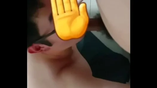 Steamy Asian Guy Blowie in Public Ends With Massive Cum Explosion – 18+