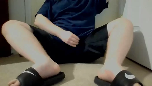 Asian stud teases tension before erupting in a hot solo cumshot frenzy – steamy gay scene