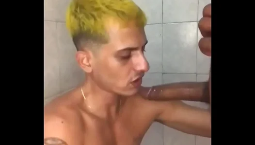 Massive Black Stud Shows Off Thick Cock in Steamy Grind – GayPornXXX 18+