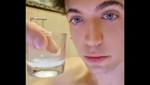 Tasting His Own Cream: Twink Devours Load After Mind-Blowing BJ – GayPorn 18+