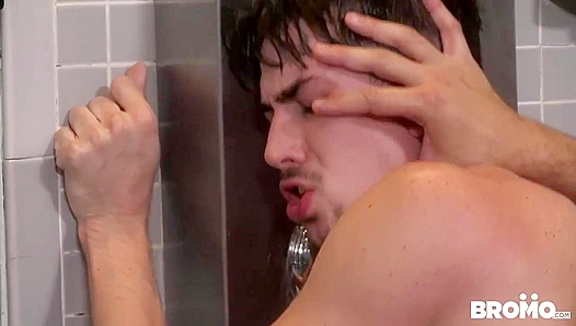 Hot Steam, Hard Bodies: Jack Hunter Wesley Woods Collide in Sauna Heat – 18+