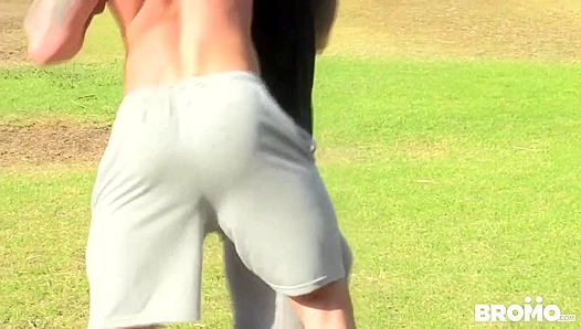 Go Hard Inside, Fight Dirty Out: Jake vs Jordan – BromoUS 18+