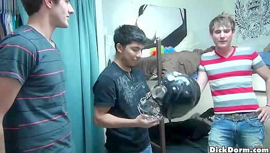 Frat StepBro hookup no condom raw passion – RealGay Dudes