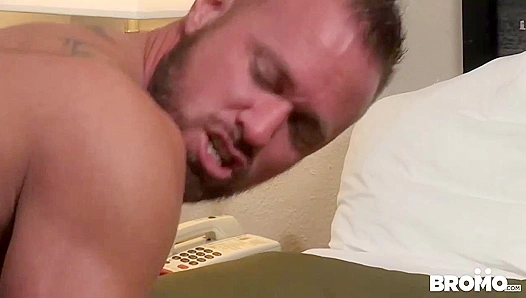 Gage Unkutt Takes It Deep: Hot Creampie Action with Michael Roman – BromoMen 18+