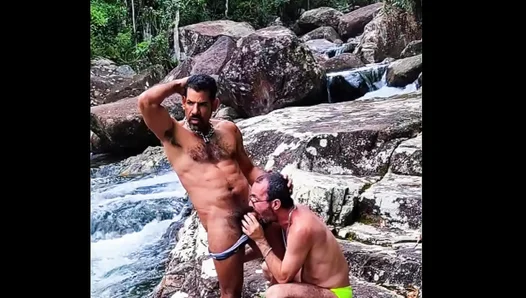 Massive-Dick Local Claims Innocent Minas Gerais Traveler—Hot Pubic Glory Hole Ride