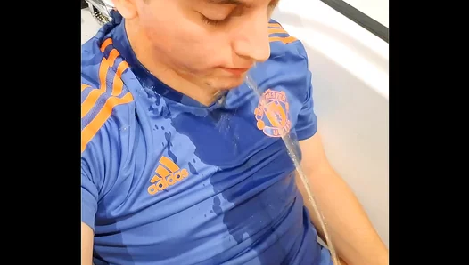 Cute Euro Twink Pisses Jerks Off Hard in Hot Solo Scene – Amateur 18+