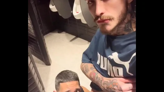 Steamy Bathroom Action: Wild Handjobs Blowjob Fun Between Hung Men – ExtremeGayFun 18+
