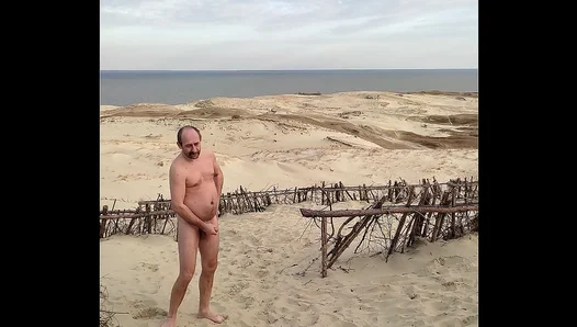 Solo Heat on the Beach: Blazing Off in Full Sunlight – PublicGayFun 18+