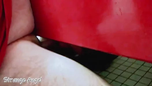 Heated Encounter: Steam Room Rubbing Turns Wild – 18+