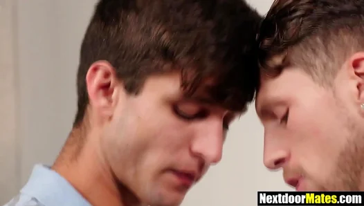 Hardbodies Collide: Jock Gets Wild Bareback Ride by Rough Handsome Mech – SteamyGay Action