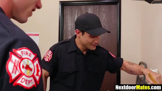 Hot Bareback Ride: Firefighters Burn Up in Steamy Gay Sex – XXXGayTube 18+